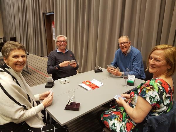 Bjørg og Per mot Hellnes